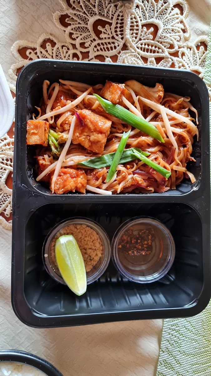 Laai Thai Thai&sushi Restaurant-7